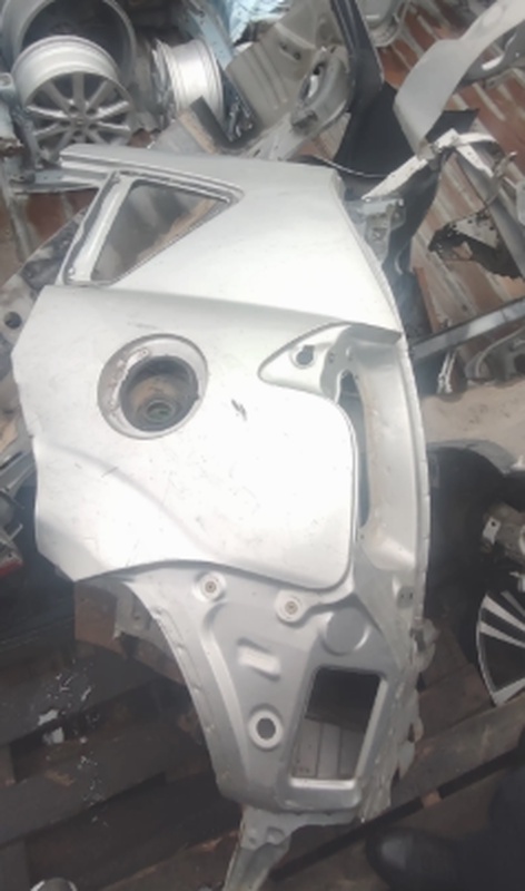 Заднее крыло Toyota Verso 2007